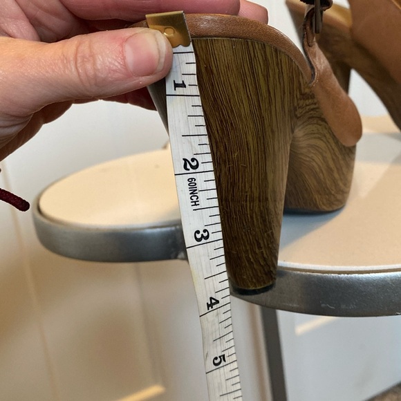 Brown and faux wood heel - size 6 - Picture 3 of 3
